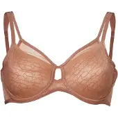 Triumph "Signature Sheer" verkleinert die Brust optisch um eine Cup-Größe, Spitze
