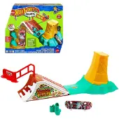 Hot Wheels Dessert-Skatepark mit 1 exklusiven Finger-Skateboard und 1 Paar abnehmbare Skateschuhe, Griffbrett, 5 Jahr(e), Kunststoff, Metall, Mehrfarbig