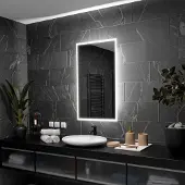 Alasta Rechteckiger LED-Spiegel 80x90 cm für Wohnzimmer, Schlafzimmer und Badezimmer
