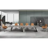 AEA Großer Konferenztisch mit stabilem Gestell und edlem Design.