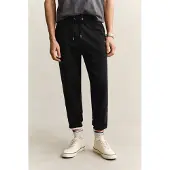 Gant Sweathose "REG SHIELD SWEATPANTS" mit Logostickerei unterhalb des Bunds