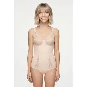 Susa Body "Latina", Damen, Gr. 100, Cup E, beige (pure beige), Obermaterial: 78% Polyamid, 15% Elasthan, 7% Baumwolle, figurbetont, Bodys Body, stark formend, Glitzer-Effekt, Spitze, ohne Bügel