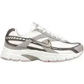 Nike - Women's Initiator - Sneaker Gr 7 braun