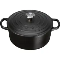 Le Creuset Signature Serie Runder Bräter aus Gusseisen mit Deckel - 22 cm - 3,3 L - Geeignet für alle Herdarten - Schwarz
