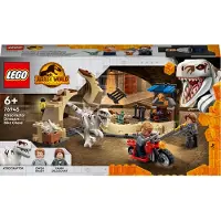 LEGO 76945 Jurassic World Atrociraptor: Motorradverfolgungsjagd, Set mit 3 Dinosaurier-Figuren und Spielzeug-Motorrad für Kinder ab 6 Jahren