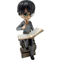 Plastoy Harry Potter Figur Harry and the Pile of Spell Book 21 cm