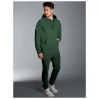 Trigema Jogginganzug "Jogginganzug aus Biobaumwolle", Herren, Gr. S, grün (efeu), Single Jersey, 75% Baumwolle (Biobaumwolle kbA), 25% Baumwolle (recycelt), Sportanzüge Jogginganzug