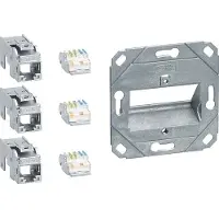 Hager GMKSRJ45C6A3 Anschluss Modul 3x RJ45, Cat.6a, für Zentralscheibe UAE 3-fach, hfr