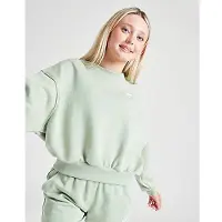 Nike Sportswear Club Fleece-Sweatshirt mit Rundhalsausschnitt und kastiger Passform (Mädchen) - Grün |Größe M