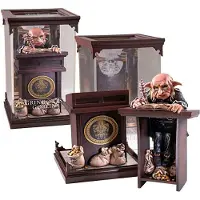 Noble Collection Harry Potter Magical Creatures Statue Gringotts Goblin 19 cm