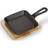 Echtwerk Servierpfanne aus Gusseisen, Servierpfännchen, Quadratische Auflaufform mit Servierbrett, Grillstreifen, Bereits eingebrannt, Für Backöfen, Grill, BBQ und Induktion geeignet, Ø 11,8 cm
