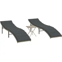 Syfax Sonnenliegen 2 Stk. mit Tisch Hellgrau Poly Rattan