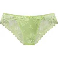 Vivance Slip "Julia" aus zarter Jacquardspitze mit edlem Accessoire