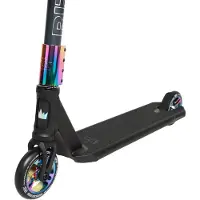 Boarddistribution NKD Rizz Stunt-Scooter – Leicht, robust und komplett für Anfänger und Fortgeschrittene – 110-mm-Räder und Deck aus 6061-T6-Aluminium.