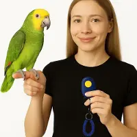 Sonstige Verlage Clickertraining Gerät für Papageien mit Armbefestigung – Belohnungsbasiertes Training Clickertraining Papageien – Handgerät mit Lautstärkeanpassung, Positive Verstärkung