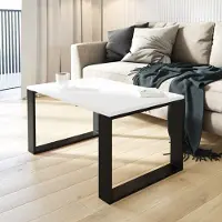 AKKE Weiss Couchtisch mit schwarzen Beinen LxBxH: 70x60x45 cm