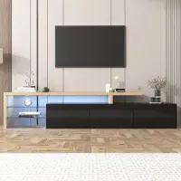 Moonbite Hochglanzschwarzer TV-Ständer in Holzoptik mit Glasablagen und LED-Beleuchtung. Maße: 197 x 39 x 42 cm.