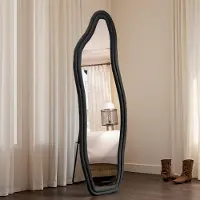 UnboxG Asymmetrischer Ganzkörperspiegel 140×45 cm – Schwarzer Stand- und Wandspiegel mit Flanellbezogenem Holzrahmen, Halbrund für Schlafzimmer & Ankleidezimmer