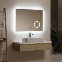 Emke LED Badspiegel mit 3-Fach Vergrößerung Touchschalter Kaltweiß Licht 80 x 60 cm, Beschlagfrei und Uhr