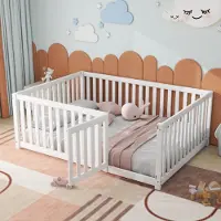 ALFORIGO Bodenbett 140 x 200 cm Kinderbett mit 60 cm hohem Zaun und Tür, ohne Lattenrost, Sperrholz, MDF und Kiefernholz, Weiß
