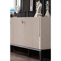 Xl Moebel Gmbh Weiße Esszimmer Anrichte Designer 4-türige Kommode Exklusive Holzmöbel