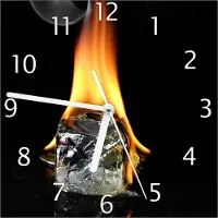 Wallario Design Wanduhr Brennender Eiswürfel aus Echtglas, Größe 20 x 20 cm