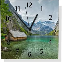 Wallario Design Wanduhr Berghütte an See aus Echtglas, Größe 30 x 30 cm