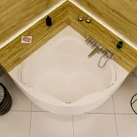 ECOLAM Badewanne Eckbadewanne Acrylwanne SELMA 150 x 150 cm Acrylschürze + 2 Kopfkissen Sole Eckwanne symmetrisch Acryl weiß Ablaufgarnitur Viega Füße