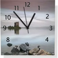 Wallario Design Wanduhr Schloss in Schottland aus Aluverbund, Größe 30 x 30 cm