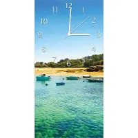 Wallario Design Wanduhr Französische Bucht mit klarem Wasser und Booten aus Echtglas, Größe 30 x 60 cm