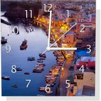Wallario Design Wanduhr Hafen bei Nacht - Italien hell erleuchtet aus Aluverbund, Größe 30 x 30 cm