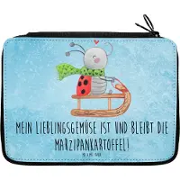 Mr. & Mrs. Panda Federmappe Smörle Rodeln - Eisblau - Geschenk, Winter, Mäppchen, Etui, Bleistiftetui, Federtasche, Marzipan, Weihnachten, Federmäppchen, Schlittenfahren