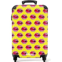 NoBoringSuitcases.com Hartschalen Handgepäck Koffer 55x35x20 cm, 36L, Bunte Drucke für Frauen: Gelb mit rosa Lippen, Reisekoffer mit 4 Rollen