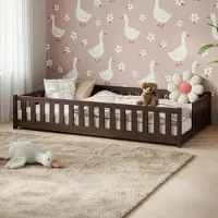 KIDS Collection Kinderbett Bodenbett mit Rausfallschutz & Lattenrost Montessori Bett Bed Gitterbett Kinder Jugendbett Einzelbett | 140x200 cm | Zartbitterschokolade