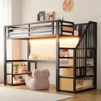 Youjia 90*200 Metall-Hochbett,mit LED-Lichtleiste und Steckdose,mit Aufbewahrungsleiter,Regalen und Tisch, Sicherheitszaun-Design