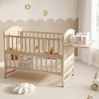 OKWISH Babybett 120x60 Holzbett mit Wickeltisch ausziehbar klappbarem Ablagerack Bettgestell mit Rollen Natur (ohne Matratze)