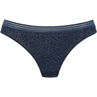 LASCANA String "Freya" aus Spitze in Leo-Optik mit modischem Bund, sexy Dessous
