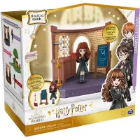 Spin Master Wizarding World Harry Potter - Hogwarts Zauberkunst Klassenzimmer Spielset mit exklusiver Hermine Granger Sammelfigur, Aktion/Abenteuer, 5 Jahr(e), Mehrfarbig