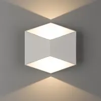 Nowodvorski Lighting TRIANGLES LED Leuchte mit 17 cm Breite und 17,2 cm Höhe