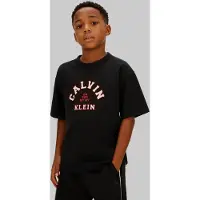 Calvin Klein Boys Varsity Graphic T-shirt Black Größe: 10 | T-Shirts Outlet | kids | Schwarz