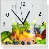 Wallario Design Wanduhr Erfrischender Eistee mit Pfirsichen und Blaubeeren aus Echtglas, Größe 30 x 30 cm