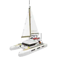 Mould King 10217 Katamaran mit Großsegel - Klemmbausteine Set (890 Teile)
