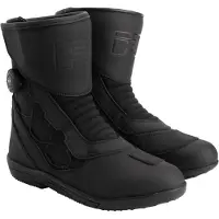 Richa Helion Atop Stiefel