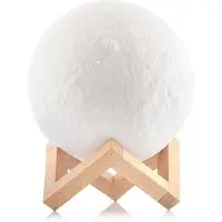 Uniq 3D LED Mondlampe 18 cm - Wiederaufladbare Nachttischlampe mit Holzständer und Fernbedienung, 16 Farben
