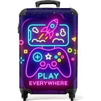 NoBoringSuitcases.com Kinder Handgepäck Koffer 55x35x20 cm, 36L, Kinderdrucke für Jungen: Lila - Gaming, Reisekoffer mit 4 Rollen