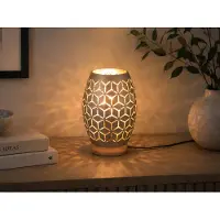 Meine Wunschleuchte Kleine Tischlampe Coffeefarbig mit Dekorstanzung & Holzfuß inkl. E27 LED H: 21cm
