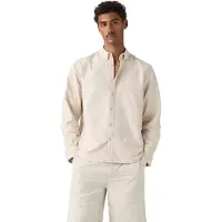 Levi's Levis Langarmhemd "AUTHENTIC BUTTON DOWN" mit Ton-in-Ton Logostickerei auf der Brust