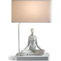 Casa Padrino Luxus Tischleuchte Grau / Weiß 38 x 20 x H. 54 cm - Designer Tischlampe mit dekorativer Yoga Porzellan Figur