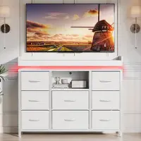UnboxG Kommode ADB-172 in Weiß mit 8 Stoffschubladen, LED Farbwechsel Beleuchtung und integrierten Steckdosen, Moderner Stauraumschrank für Schlafzimmer und Wohnzimmer