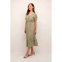 Cream Kleid Feminine green